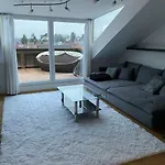 Apartment Helles, Modernes